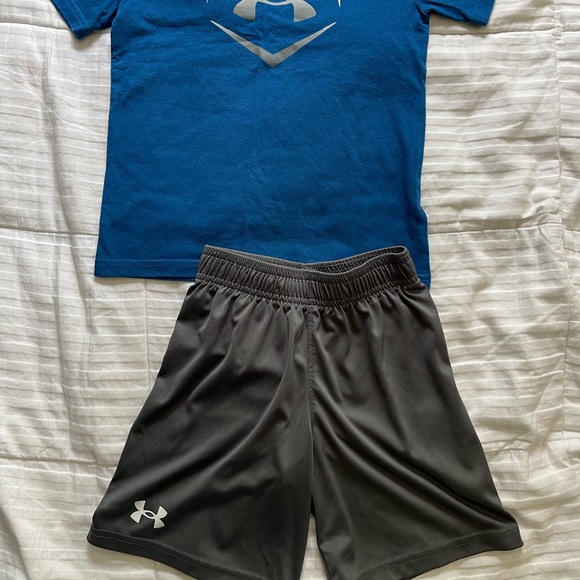 Under Armour Short Set - Picture 2 of 4